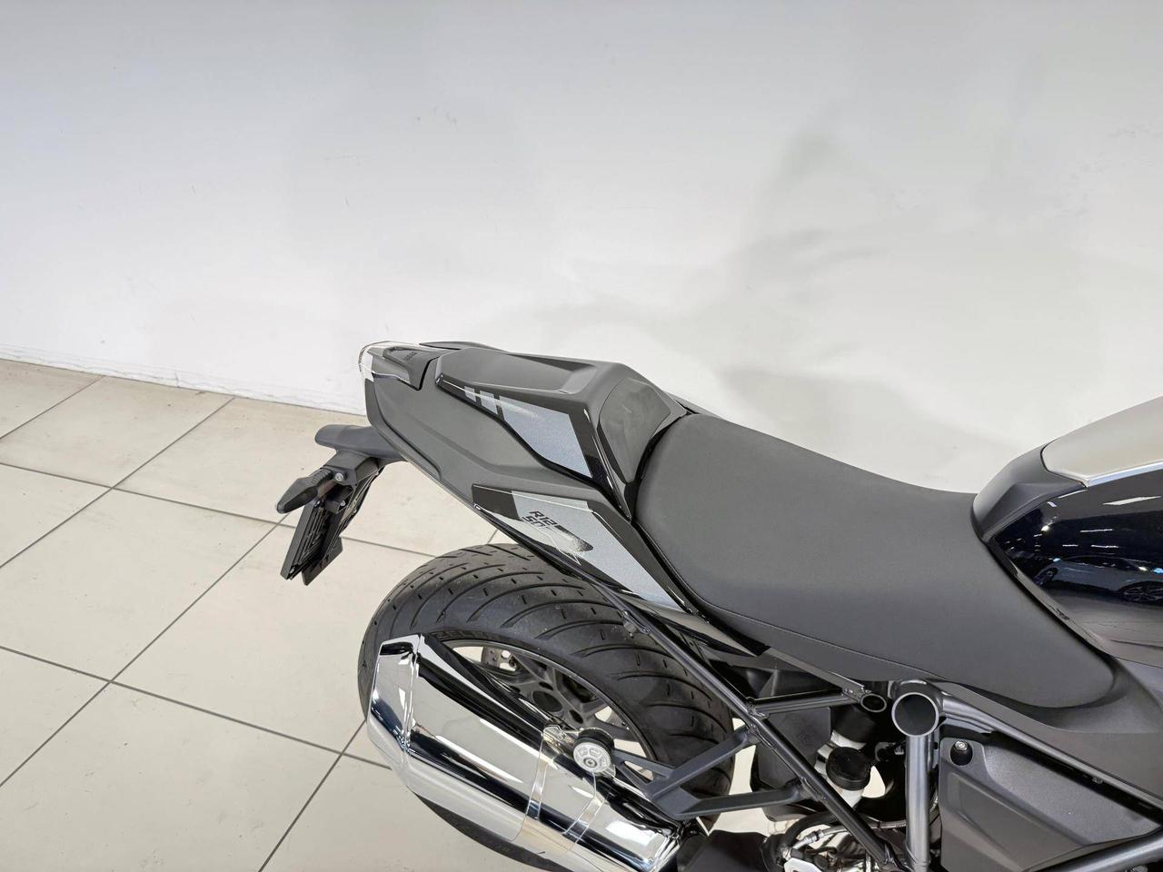 BMW R 1250 R Triple Black