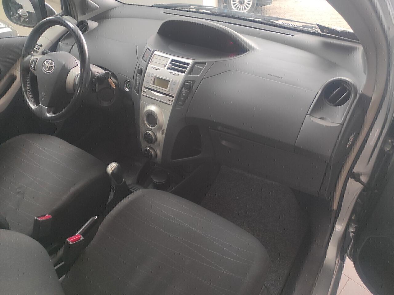 Toyota Yaris 1.0 5 porte Sol