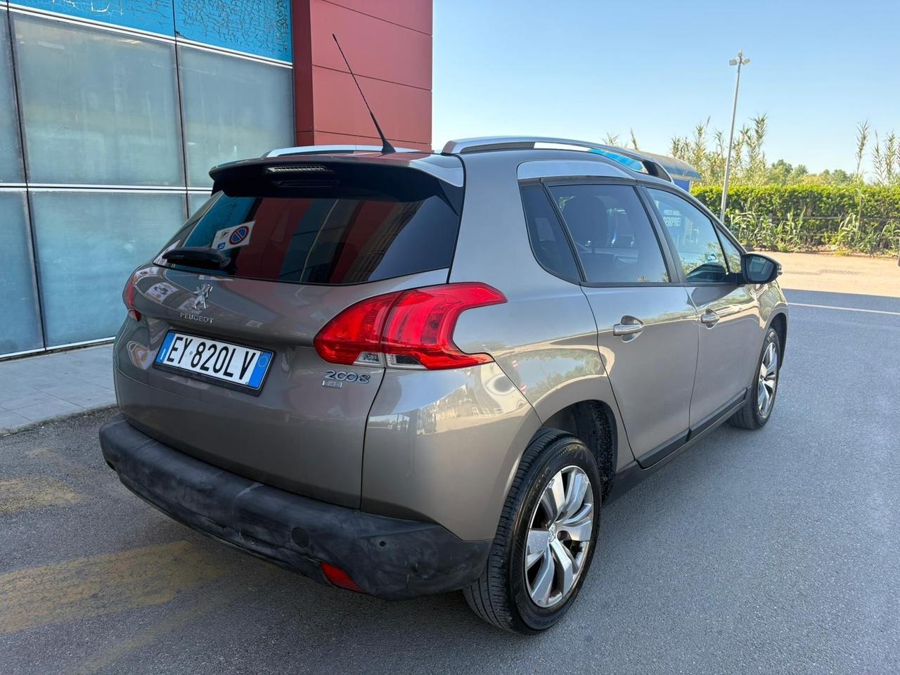 Peugeot 2008 1.6 e-HDi 92 CV Stop&Start Allure 126.000 KM