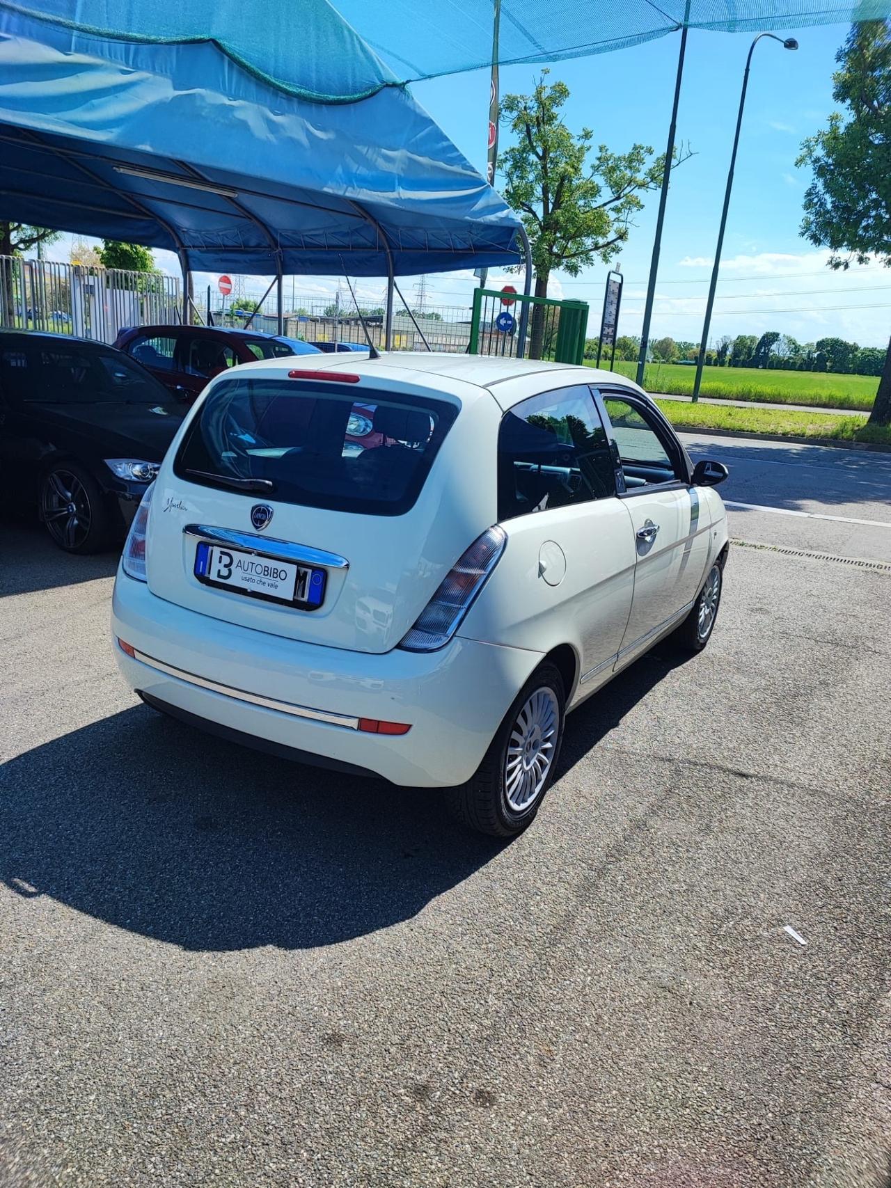 Lancia Ypsilon 1.2 Argento