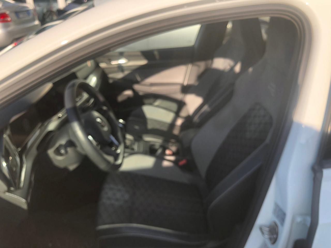 Volkswagen Golf 1.5 TSI EVO ACT R-Line