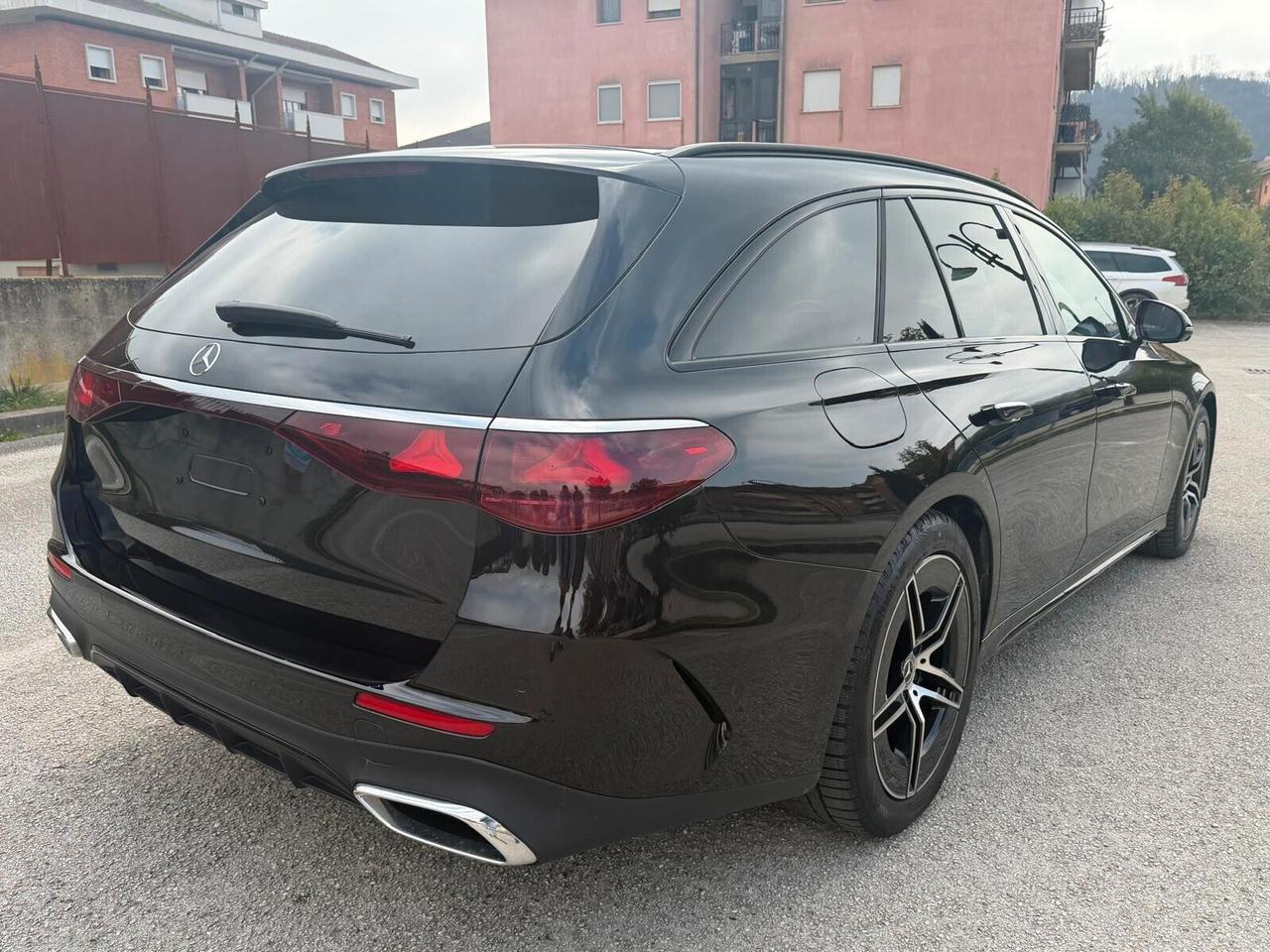 Mercedes-benz E 220 D/ MILD HYBRID/4MATIC/S.WAMG LINE/PREMIUM/CERCHI 19 AMG/IMPIANTO BURMUSTER/PACCHETTO LUCI !!