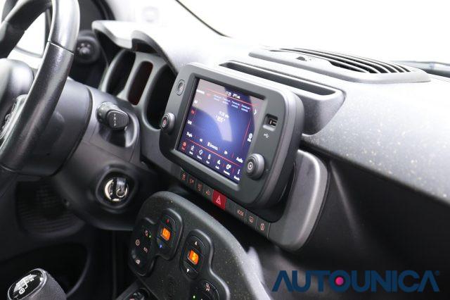 FIAT Panda 1.0 FIREFLY S&S HYBRID CITY CROSS NEOPATENTATI