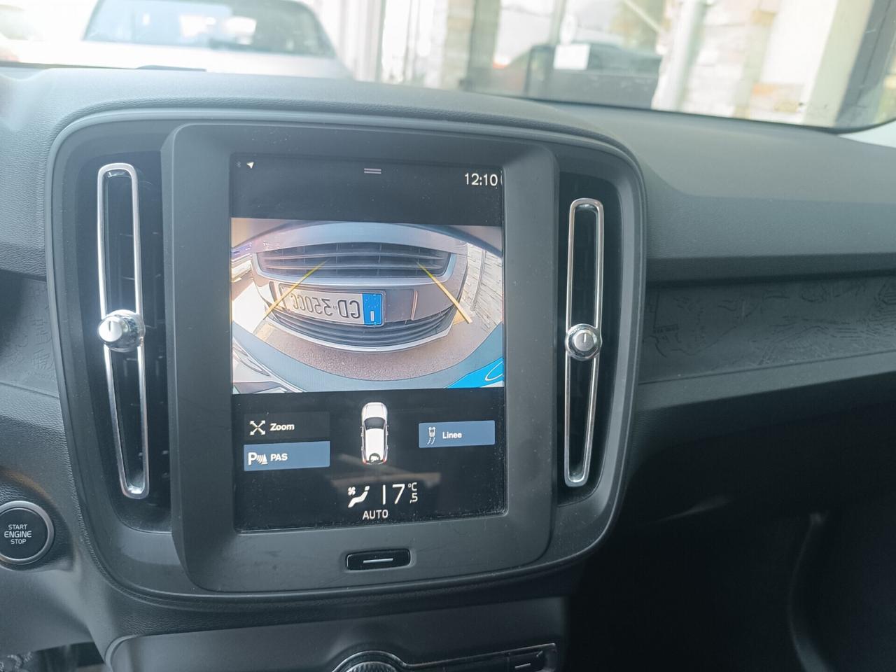 Volvo XC40 D3 Momentum Pro AUTOM. RETROCAMERA NAVI