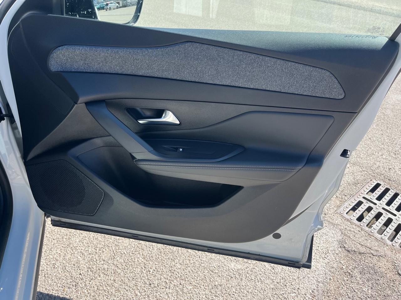 Peugeot 408 PureTech 130 Garanzia 12 mesi