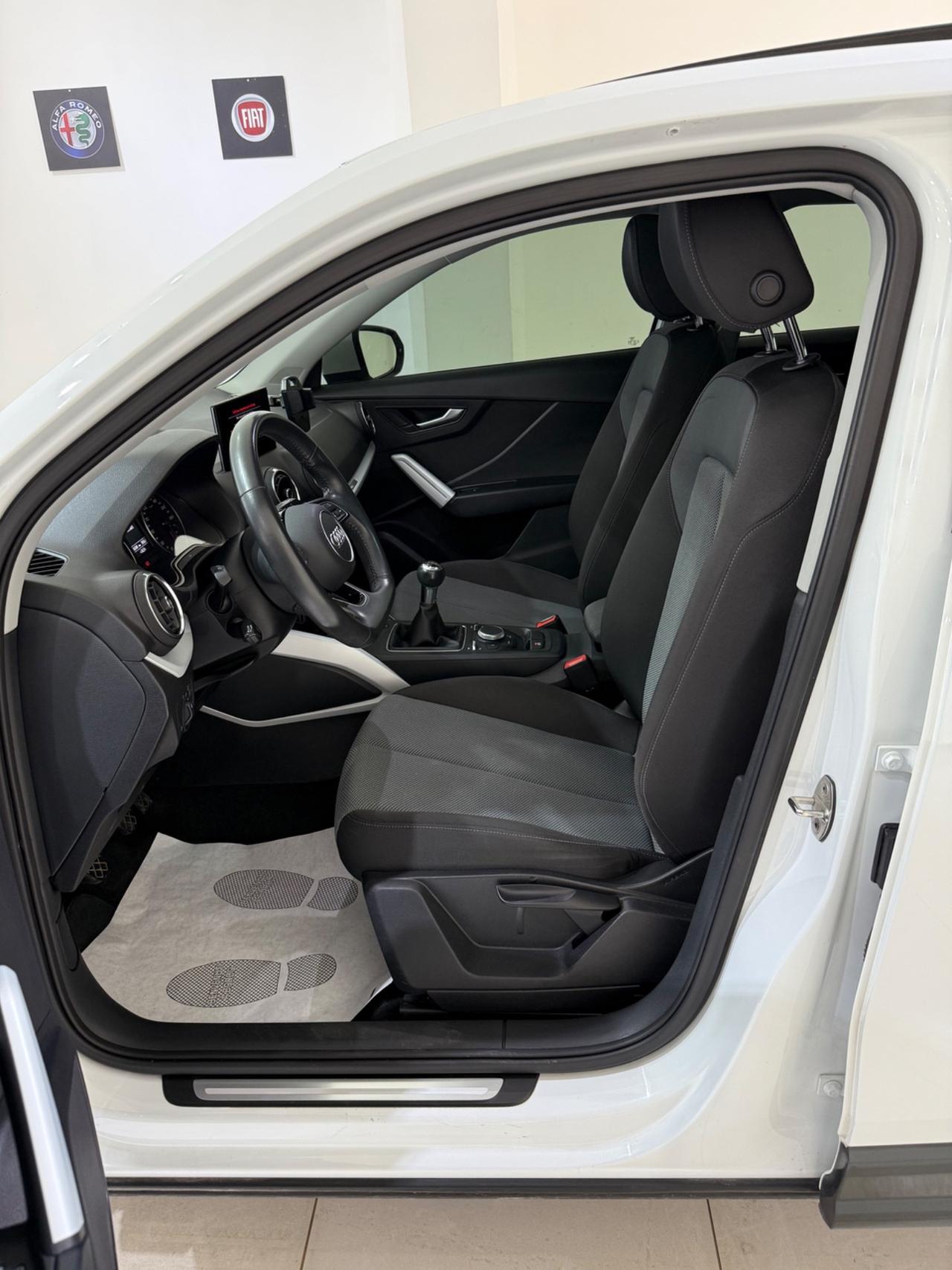 AUDI Q2 30 TDI S LINE EDITION CON TETTO APRIBILE E GANCIO TRAINO