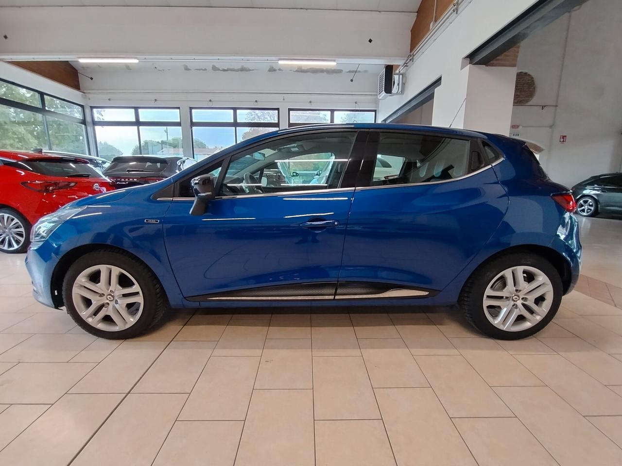 Renault Clio TCe 90 CV 5 porte Duel- 2018