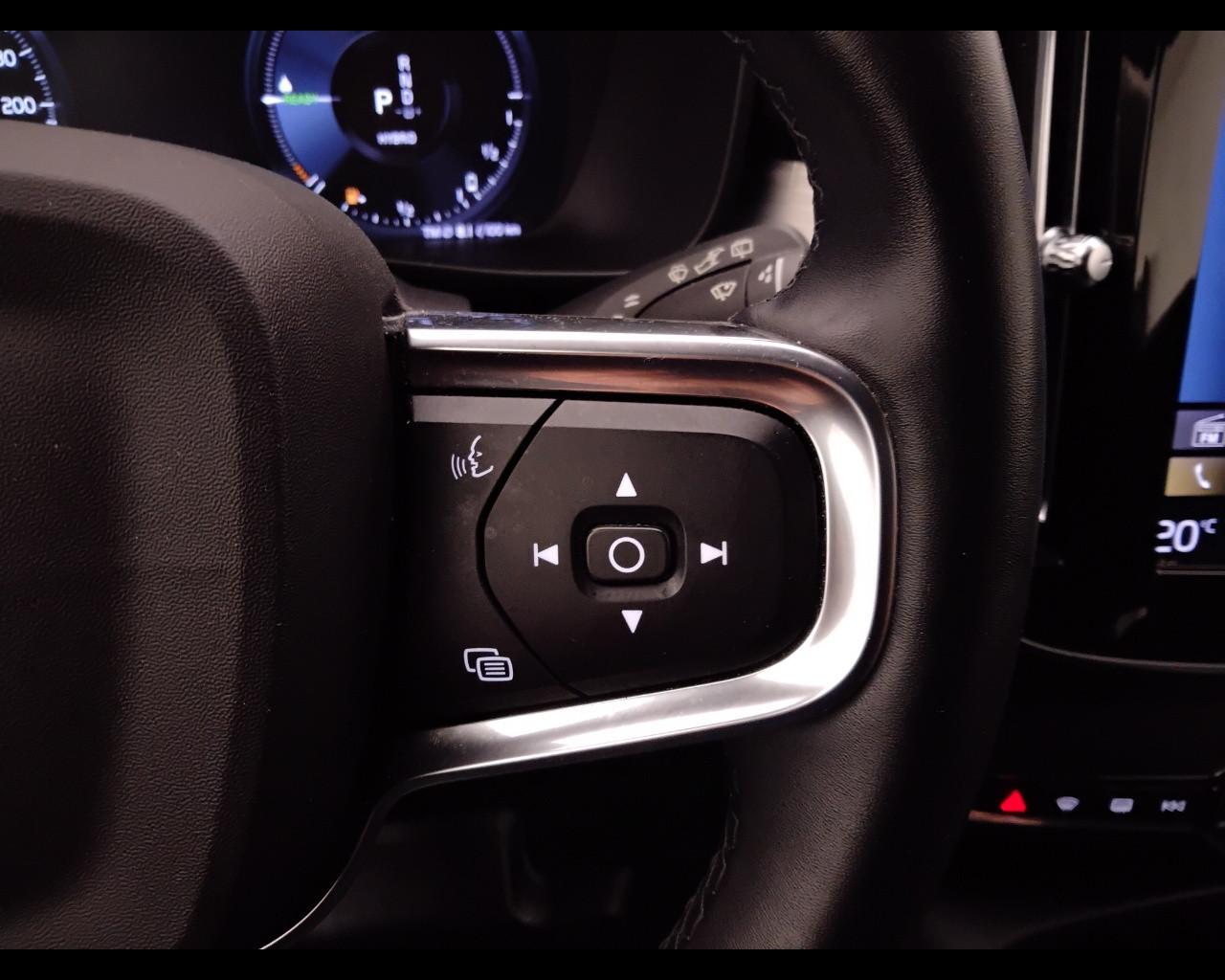 VOLVO XC40 2023 - XC40 1.5 t5 recharge phev Core auto