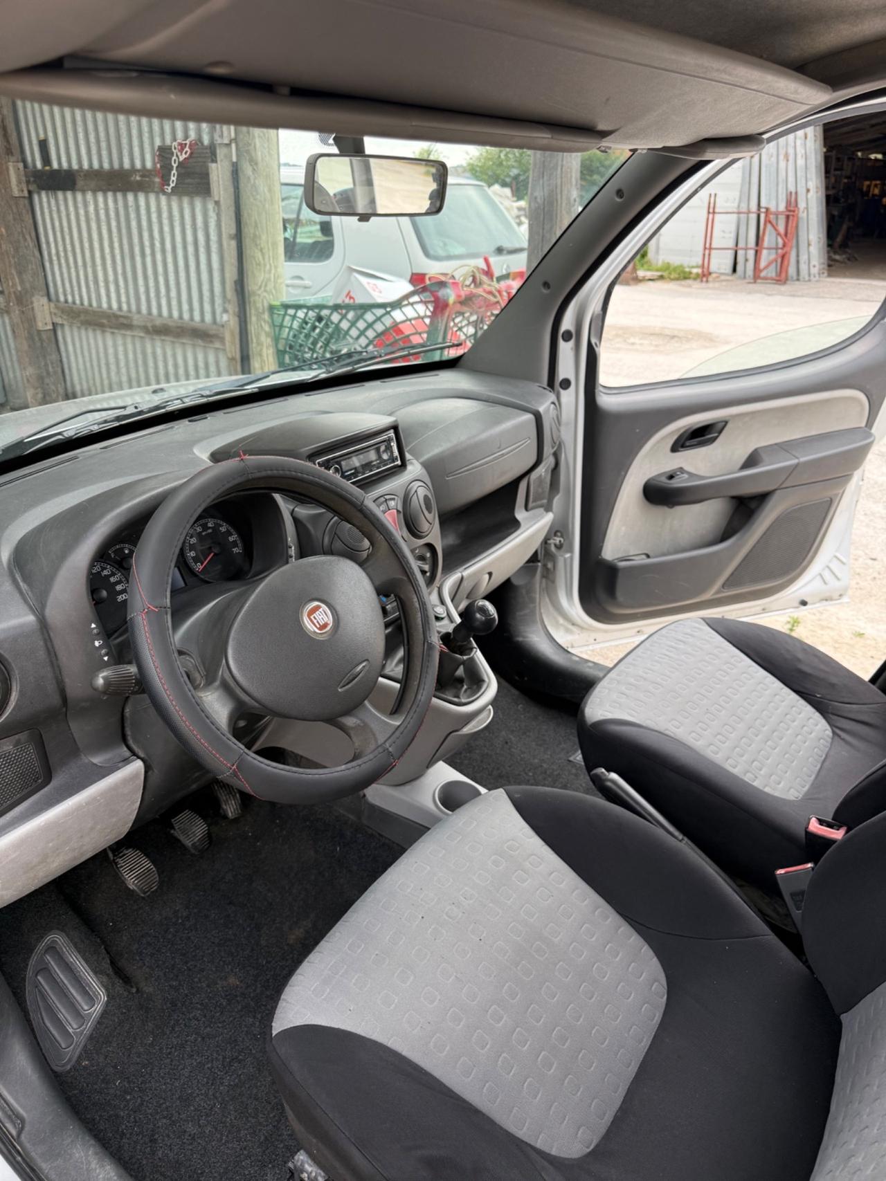 Fiat doblo 5 posti 1.9 JTD neopatentati