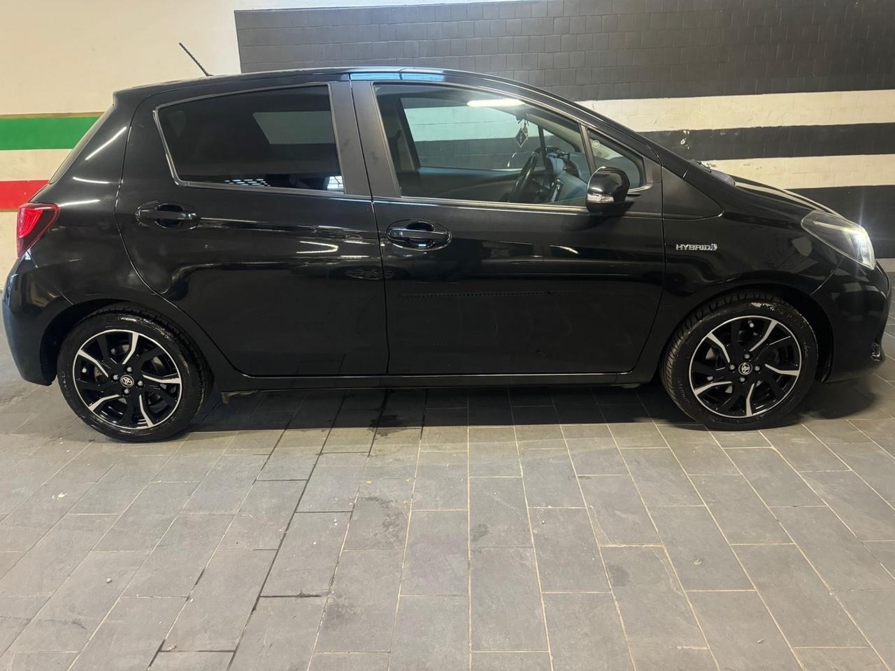 Toyota Yaris Trend red edition full optional