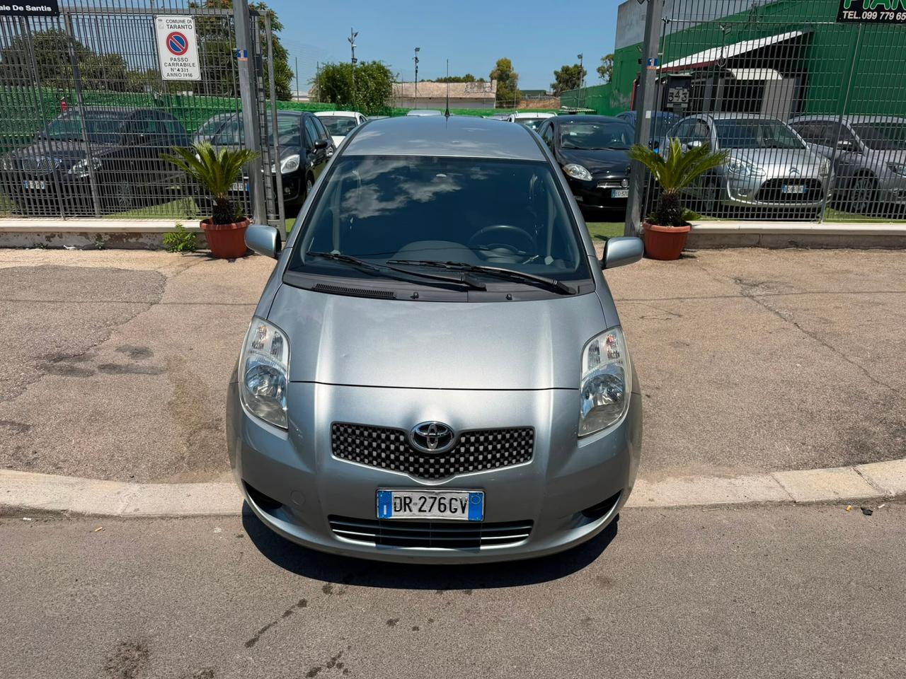 Toyota Yaris 1.0 5 porte Sol