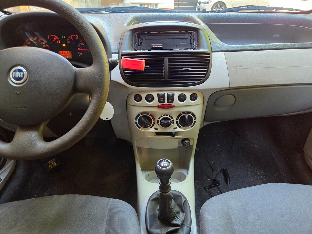 Fiat Punto 1.2 Dynamic 80cv - MARCIANTE