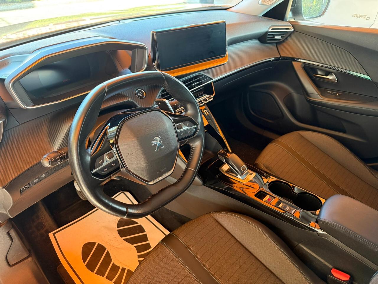 Peugeot 2008 BlueHDi 130 S&S EAT8 Allure