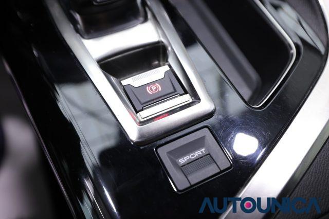 PEUGEOT 3008 BLUEHDI 130 S&S EAT8 ALLURE FARI LED NEOPATENTATI