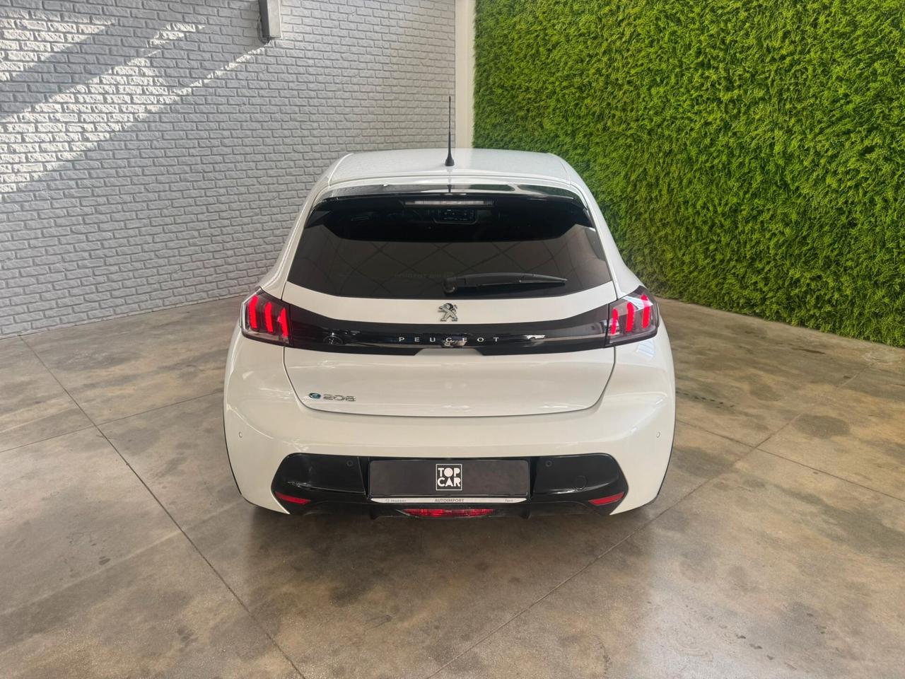 Peugeot 208 motore elettrico 136 CV 5 porte Allure