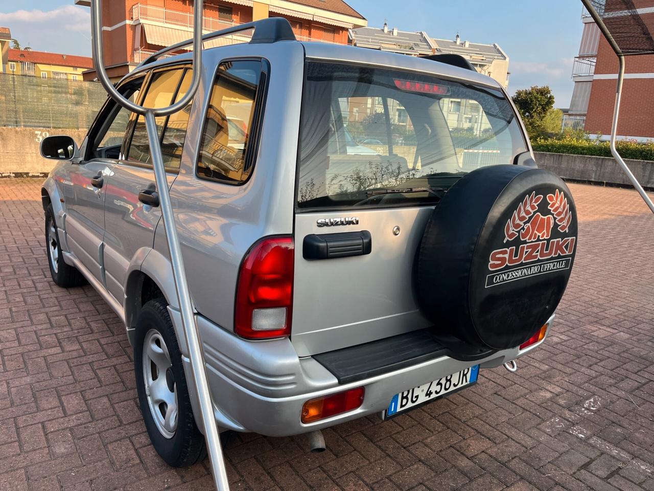 Suzuki Grand Vitara 5 porte 2.0i Benzina