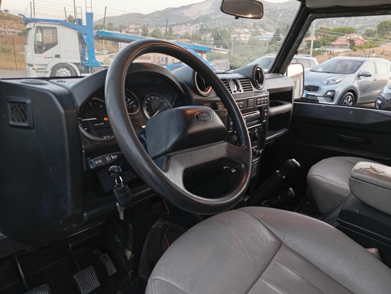 Land Rover Defender 90 2.4 TD4 S W SE