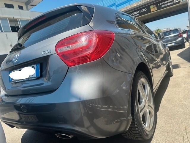 MERCEDES A180 PREMIUM
