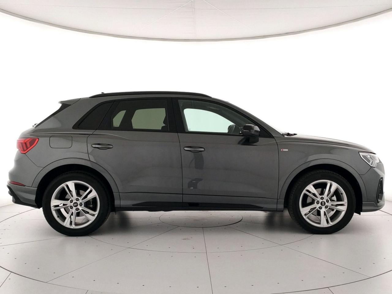 Audi Q3 35 2.0 tdi s line edition s-tronic