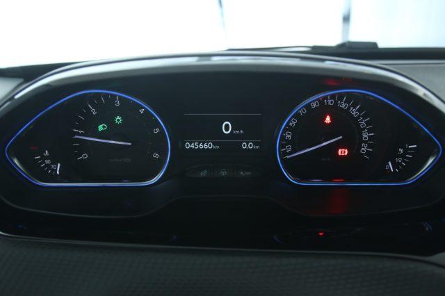 PEUGEOT 2008 BlueHDi 100 Allure Retrocamera