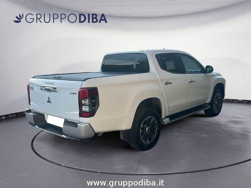 Mitsubishi L200 Cab VI 2019 Diesel d.cab 2.3d Invite Connect 4wd 150cv