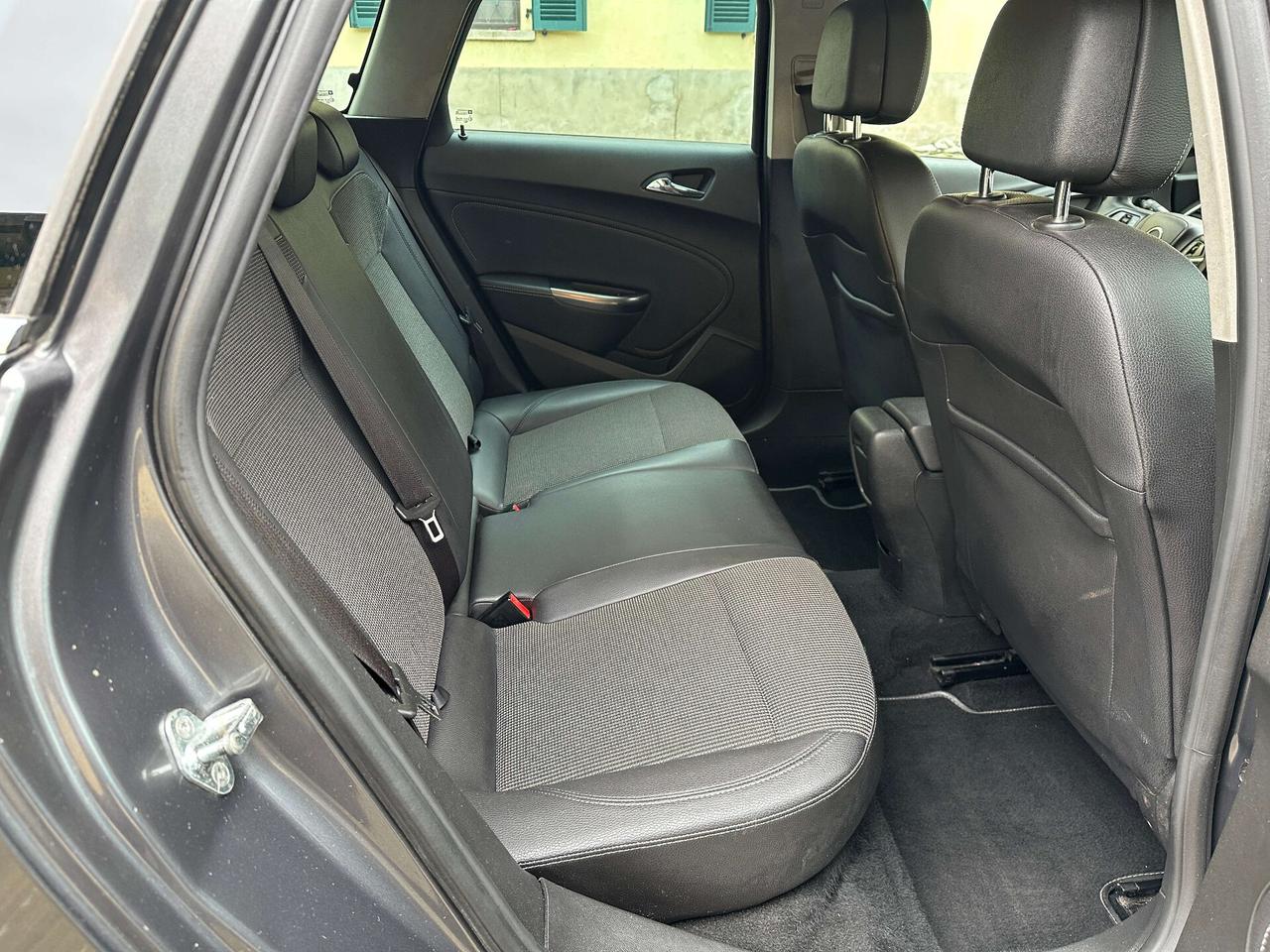 Opel Astra 1.6 115CV Sports Tourer Cosmo