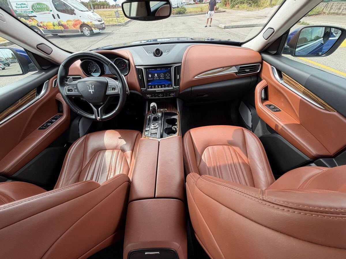 Maserati Levante 3.0 V6 275cv auto
