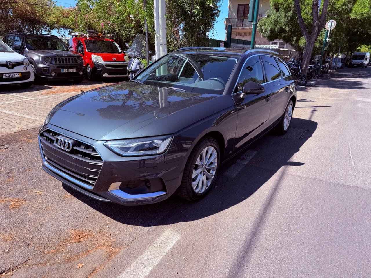Audi A4 Avant 35 TDI S tronic Business Advanced PDC