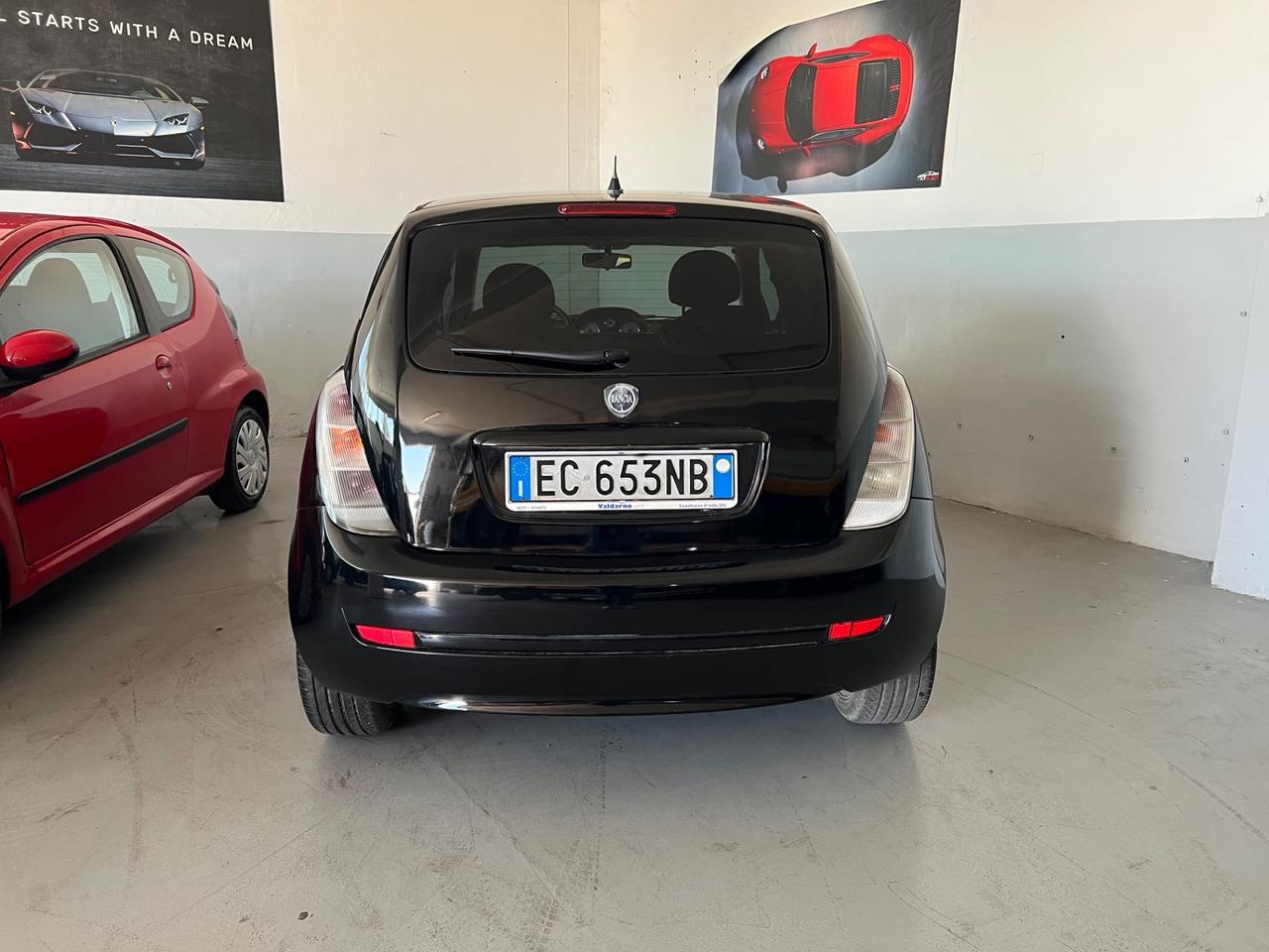 Lancia Ypsilon 1.3 MJT 75 CV MomoDesign