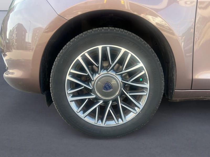 LANCIA YPSILON 1.2 69 CV 5 PORTE GPL E