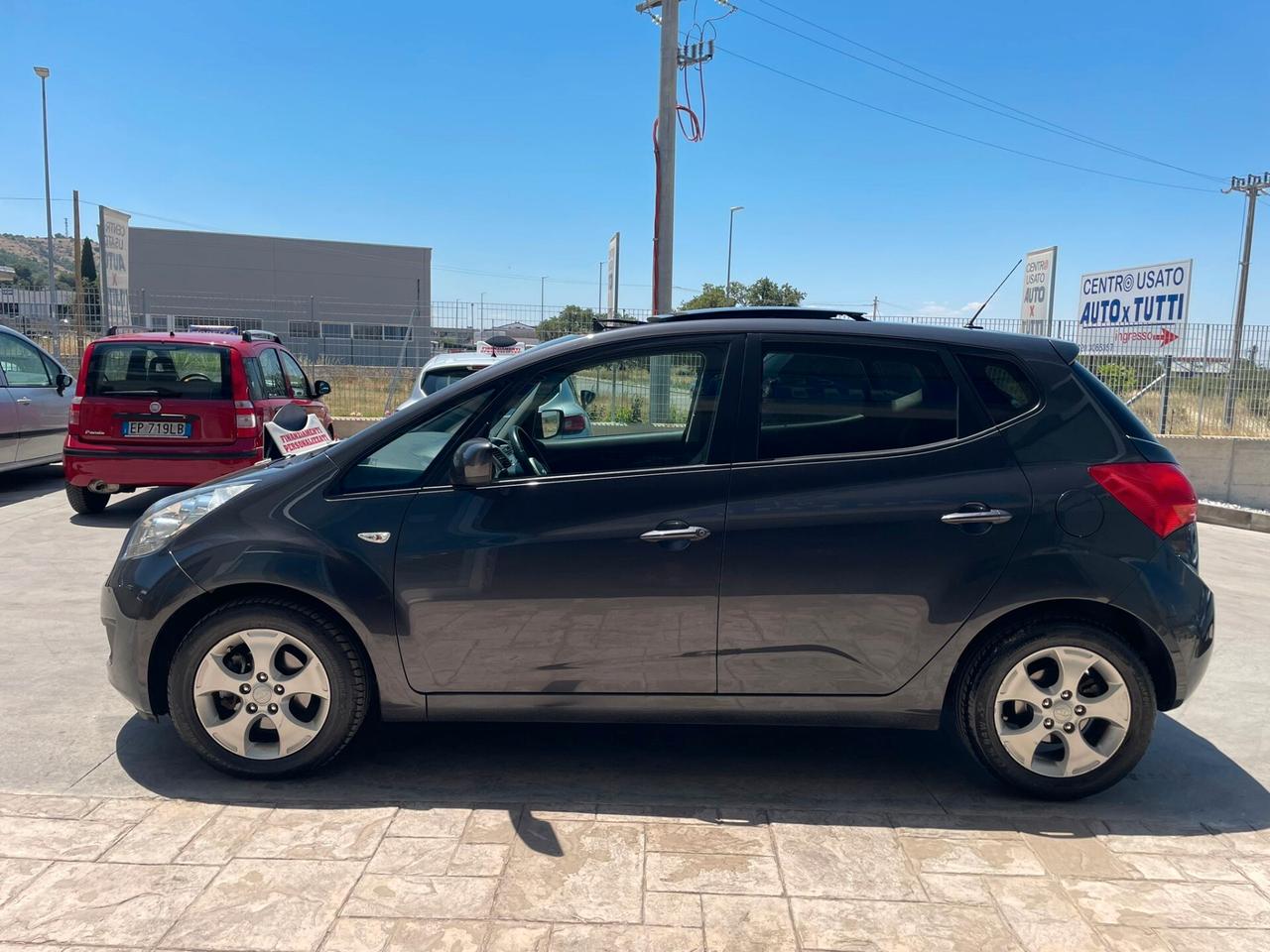 Kia Venga 1.4 CRDi 90CV Cool con tetto panoramico