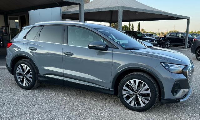 AUDI Q4 e-tron Advanced