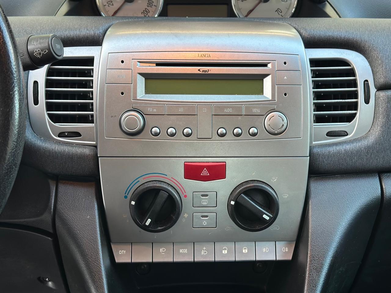 Lancia Ypsilon 1.3 MULTIJET 75CV Diva neopatentati ok