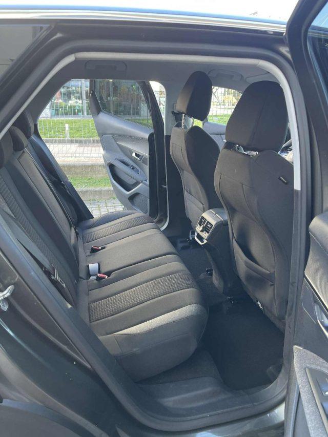 PEUGEOT 3008 BlueHDi 130 S&S Allure