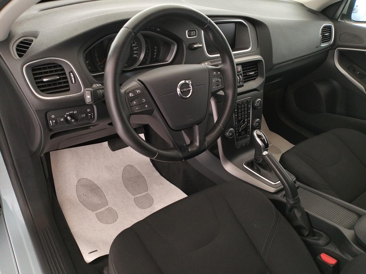Volvo V40 D2 Geartronic Business - NEOPATENTATI