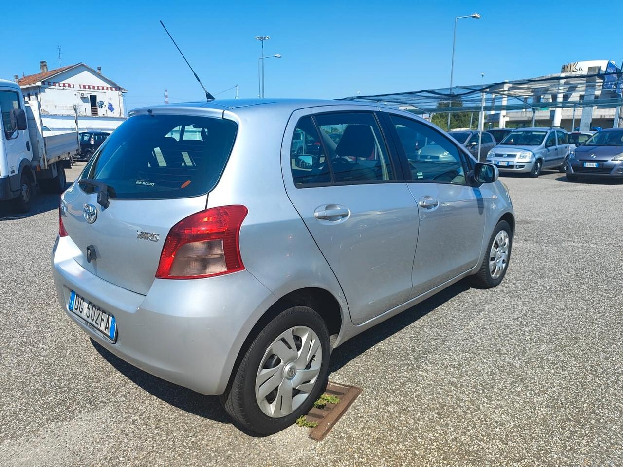Toyota Yaris 1.0 3 porte Sol
