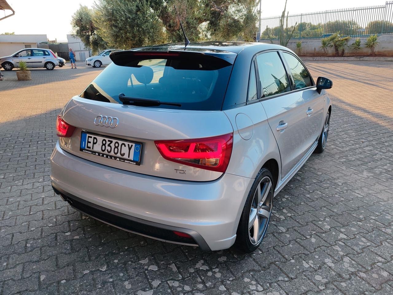 Audi A1 SportBack 1.6 TDI S line edition