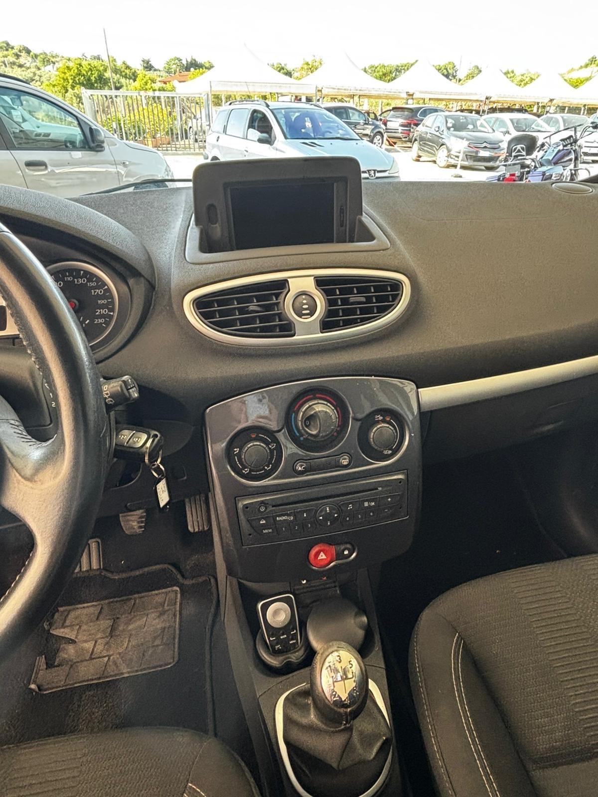 Renault Clio 1.2 16V 5 porte 75CV