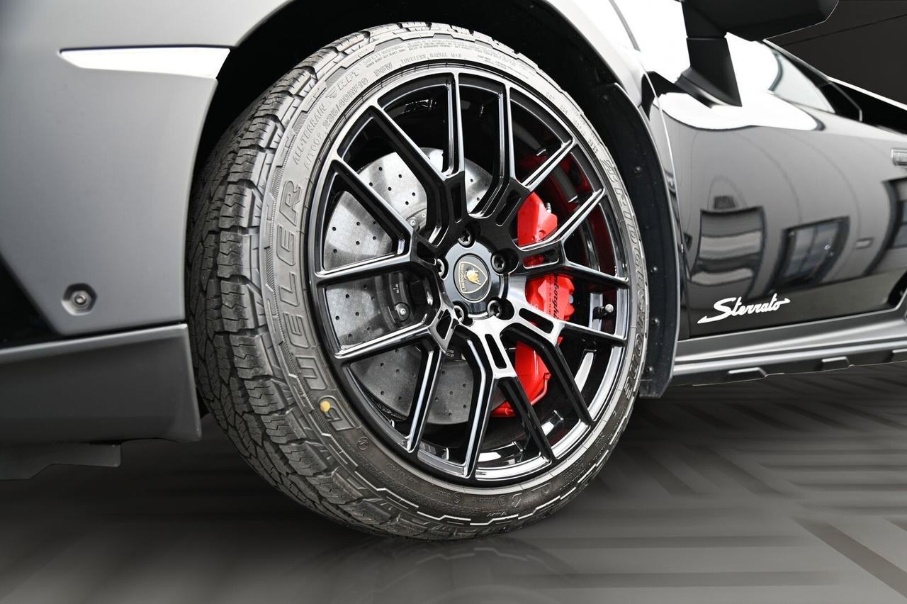 Lamborghini Huracan Sterrato 5.2 610cv awd