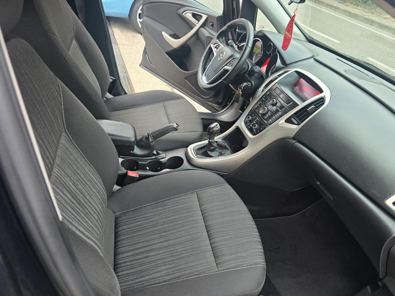 Opel Astra 1.4 100CV 5 porte Cosmo
