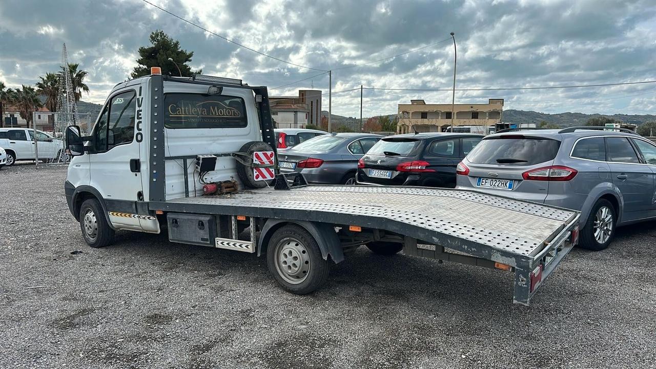 Iveco Daily carroattrezzi patente b