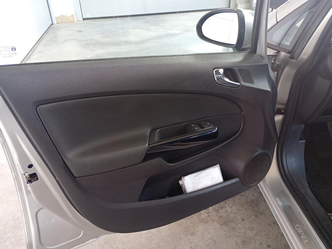 Opel Corsa 1.2 5 porte Elective