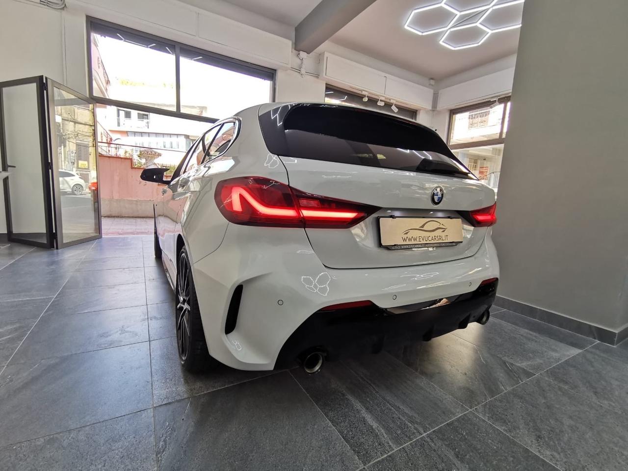 Bmw 118 118d 5p. Msport