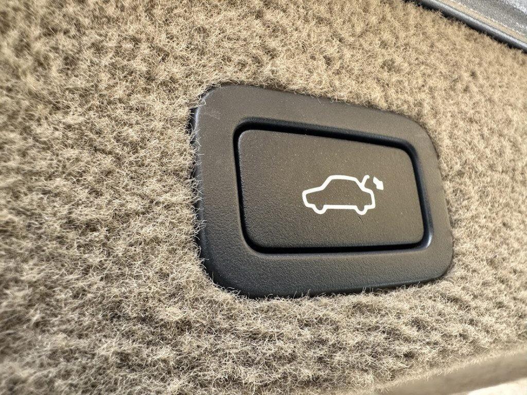 VOLVO XC70 D5 AWD kin