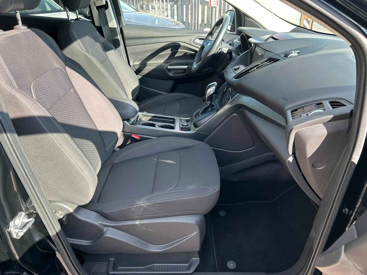 Ford Kuga 1.5 TDCI 120CV Business Powershift