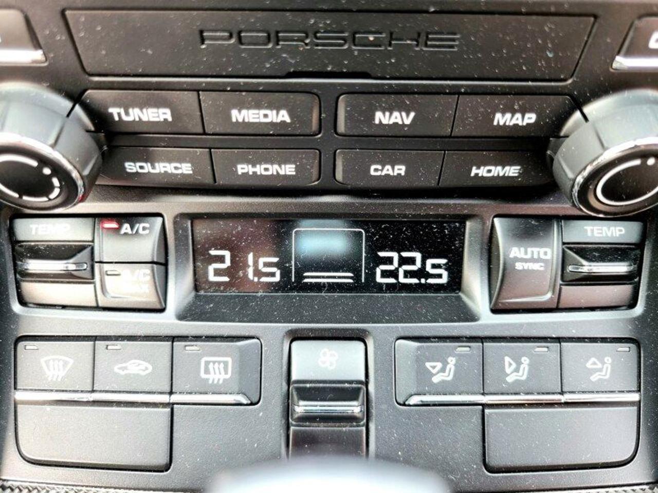 Porsche 718 Cayman GT4 PDK