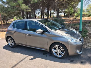 Peugeot 208 1.4 HDi 68 CV 5 porte Allure