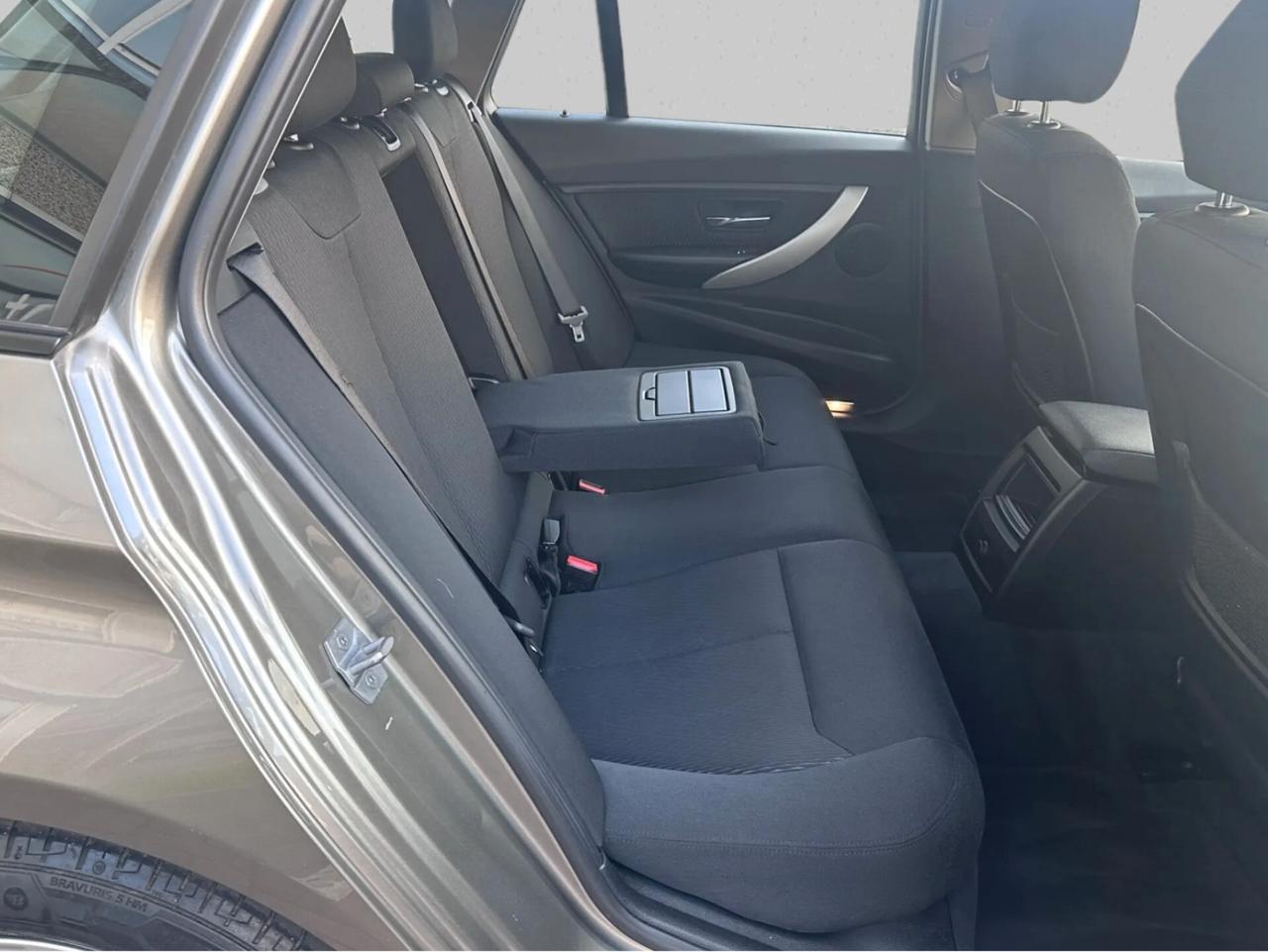 BMW 318d Touring Automatica, Fari full LED, Navi professional