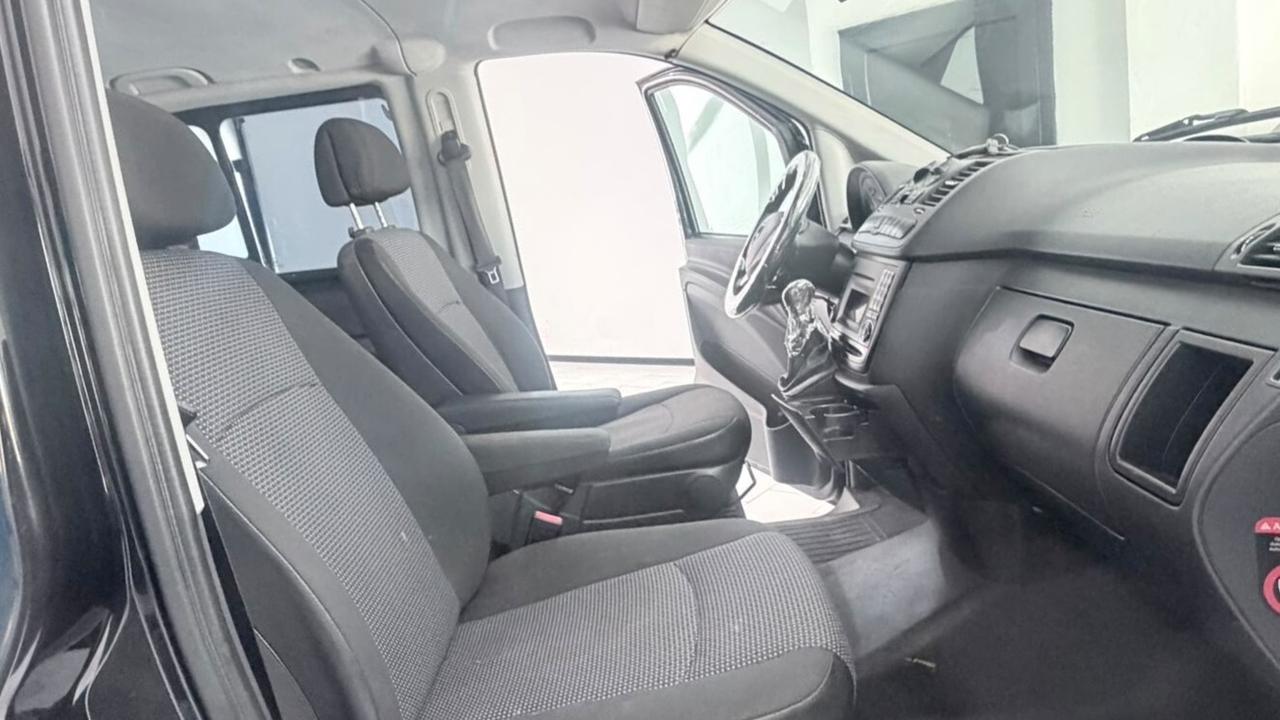 Mercede Vito 2.2 CDI Vetrato 5 posti 4x4 GANCIO TRAINO