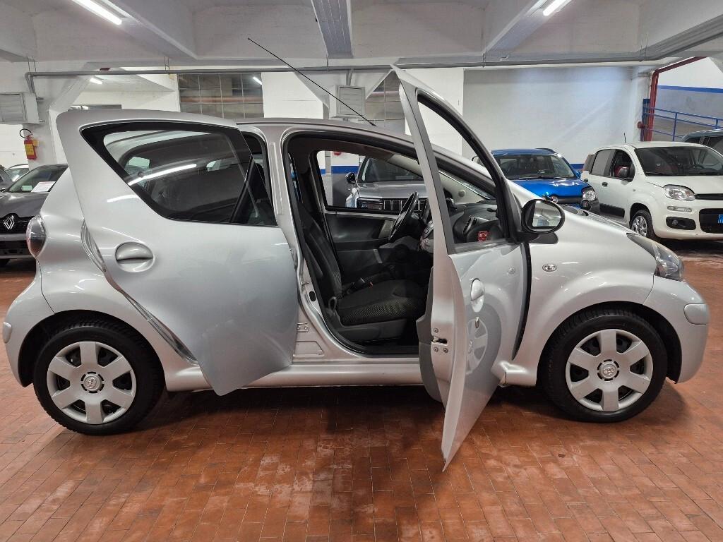 Toyota Aygo 1.0 12V VVT-i 5 porte Now Connect